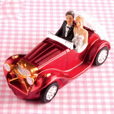 Фигурка для свадебного торта Свадебная пара на кабриолете 16 см
