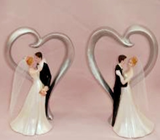Фигурка на торт Свадебная пара с сердцем h13.5х10.5x6.5 см СоюзПищеПром