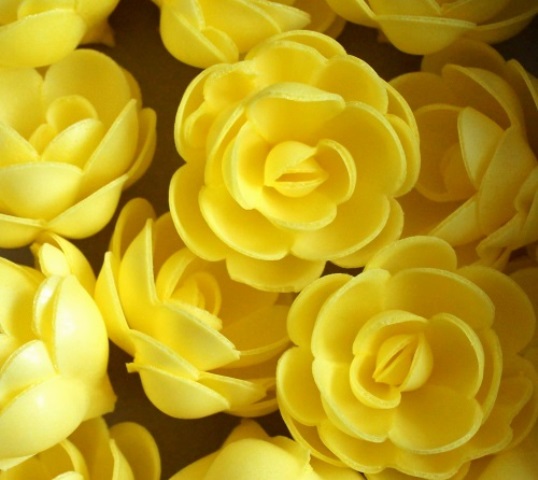 Вафельные Розы большие сложные 28 шт желтые СоюзПищеПром