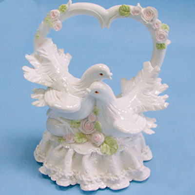 Фигурка для свадебного торта Свадебные голубки 15 см